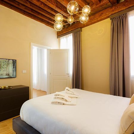 Fraivolti Apartment Венеція Екстер'єр фото